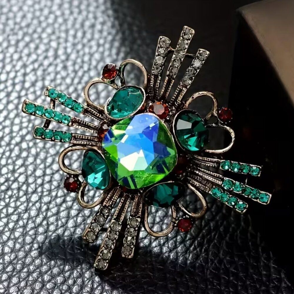 Brooch Vintage Inspired Retro 60s Luxury Design Opulence Designed Formal Events